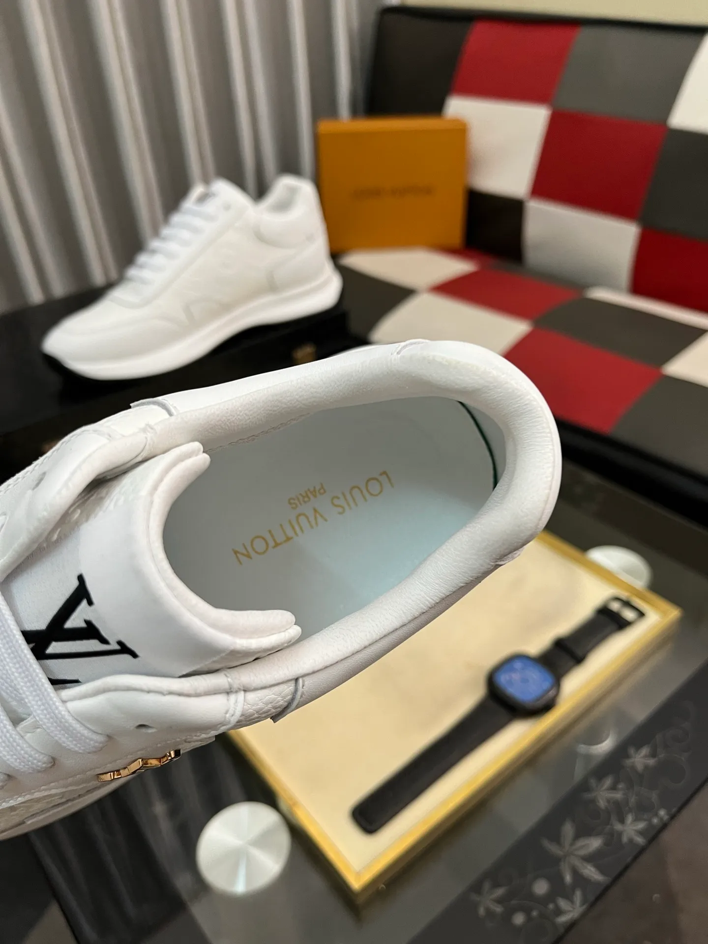 Men's shoes💰438⌚️⌚️《Louis vuitton/LV Louis Vuitton》original quality.~ Unique modern style sneakers. 🏃A must-have casual shoe for trendy men😍😍 Original brand imported from Italy, imported original leather, cowhide lining (refuses to discolor and grind feet) sole: original sole provided by the original factory, French lazy style design ⚠️Fit to the feet, original quality, super comfortable original sole. Code number: 38-443️⃣Colors available